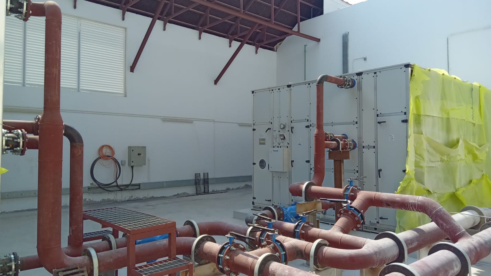 Chilled water pipework and cooling plant installed by AL NIMRA — photograph 12